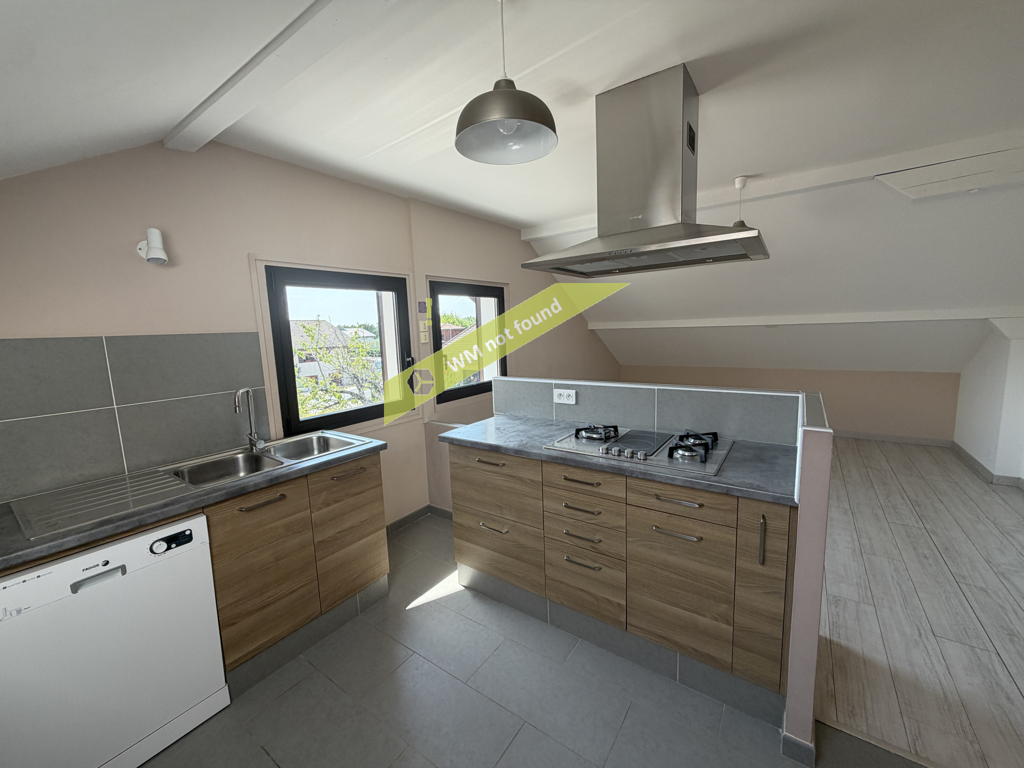 ALLINGES, A VENDRE GRAND APPARTEMENT T2/3